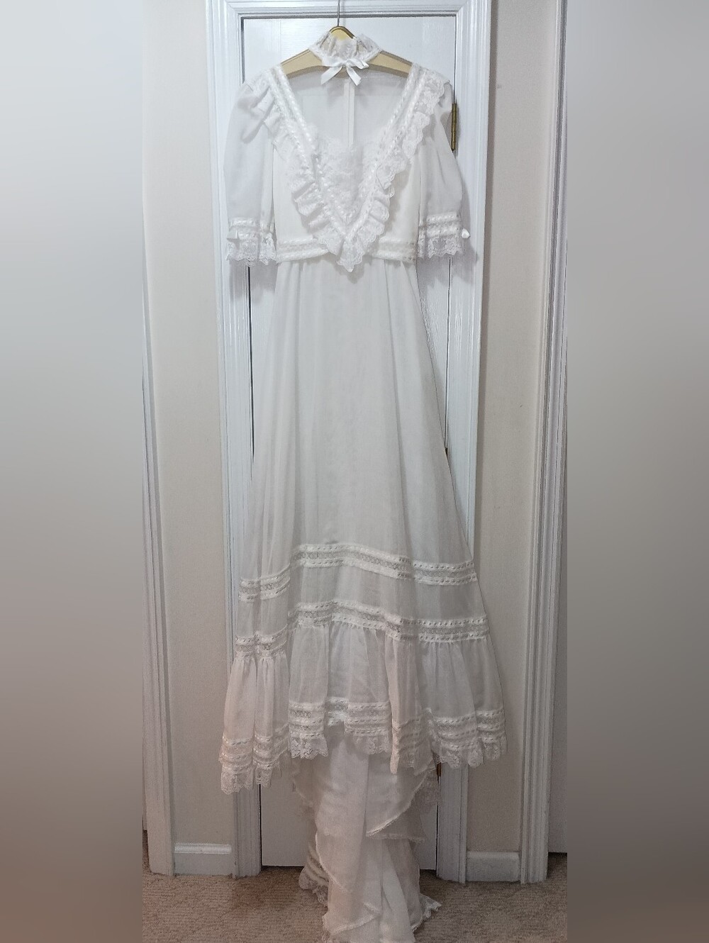 Rare House Of Bianchi Vintage White Lace Wedding Dress with Ruffled Puff Sleeves